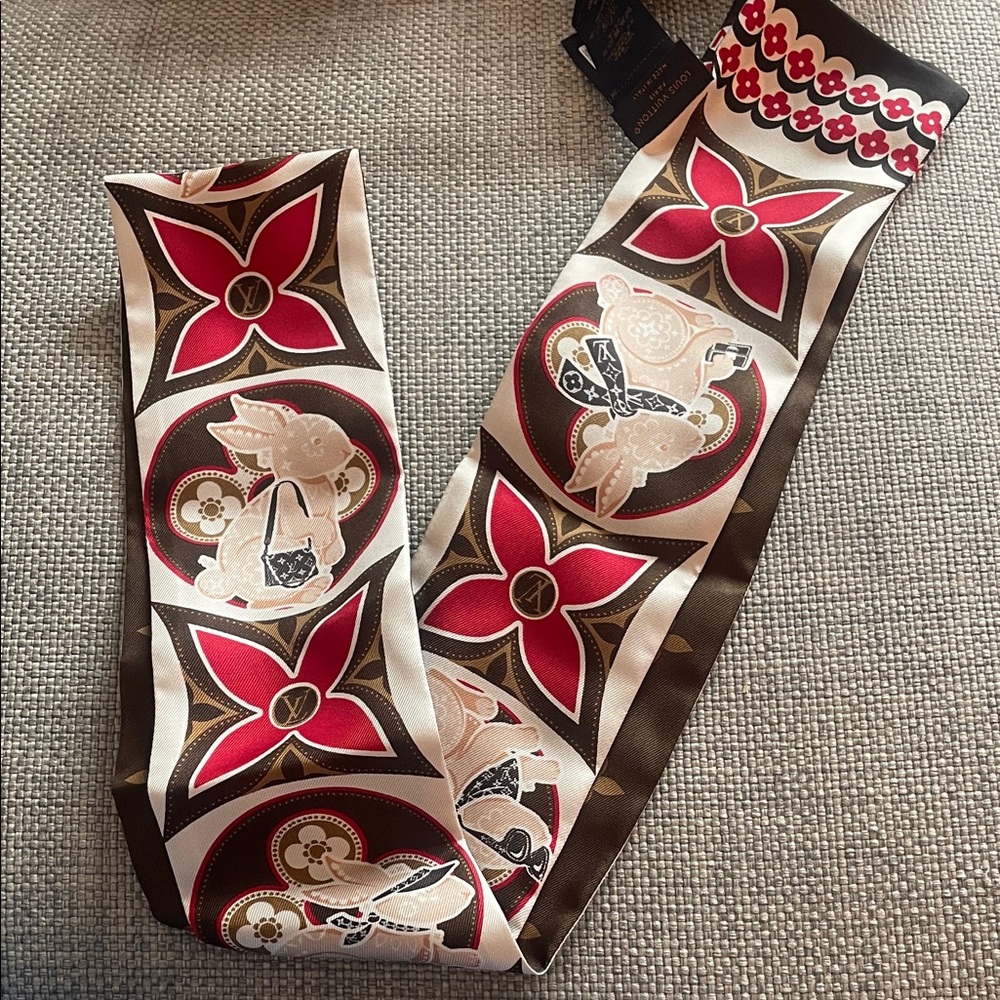 Rare Louis Vuitton Precious Rabbit Bandeau Year of the Rabbit Silk M78135 NWT - Picture 5 of 5